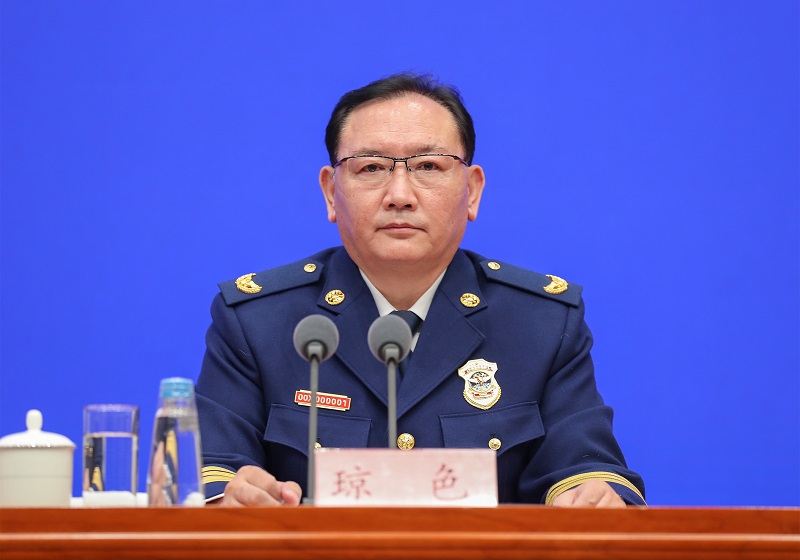 男人配亚洲老熟妇视频应急部党组成员、消防救援局局长琼色出席新闻发布会